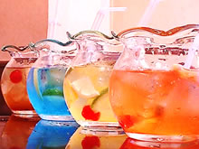 The 'Nama Wine Ball' is a local cocktail invented and supervised by our bar. Please enjoy it in a goldfish bowl glass specially ordered from a local glassworks.