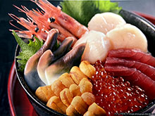 Our most popular Kaisen-don (seafood bowl)(M.¥3500 L.¥5000)