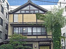 In summer, the willow tree is a landmark.